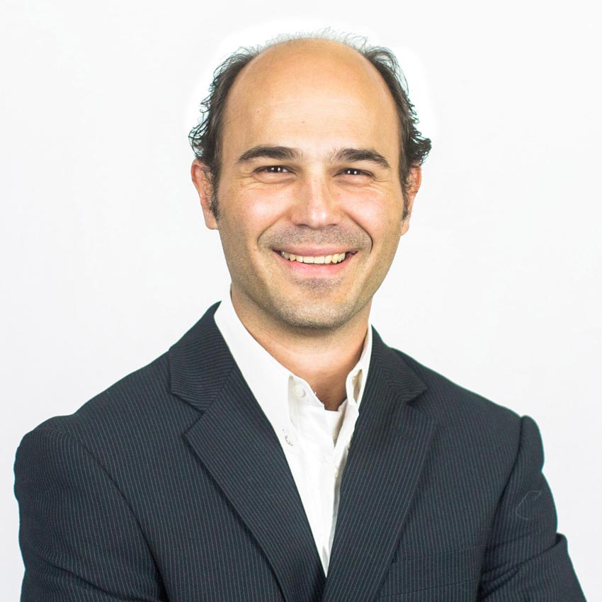 Mark de la Fuente, senior electrical engineer
